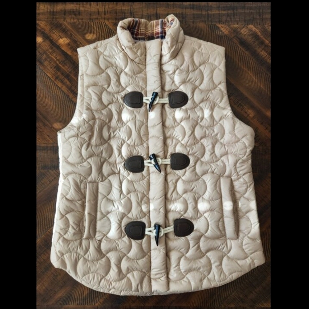 Umgee Quilted Puffer Vest w/Zipper and Toggle Closure | Champaign | Small